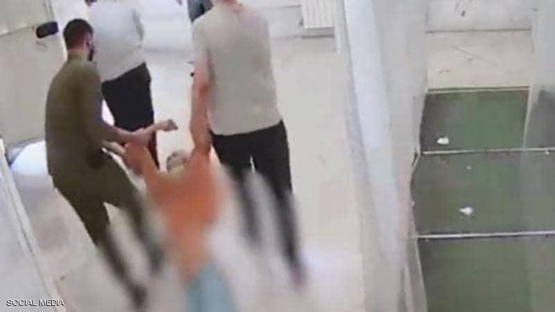 مسؤول إيراني يقرّ بـ"سلوكيات غير مقبولة" في السجن "المرعب"