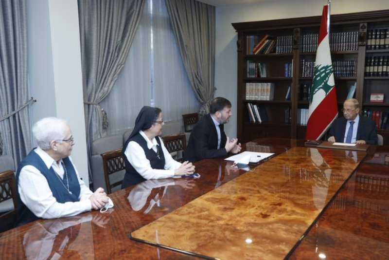 عون أمام وفد "المدارس الكاثوليكية": معالجة الواقع التربوي تتطلب جهدا مشتركا لحلول واقعية