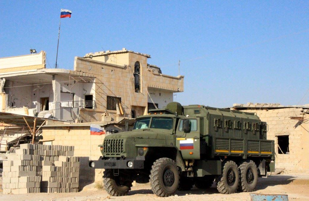 خروج دفعة أولى من المقاتلين السوريين المعارضين من درعا