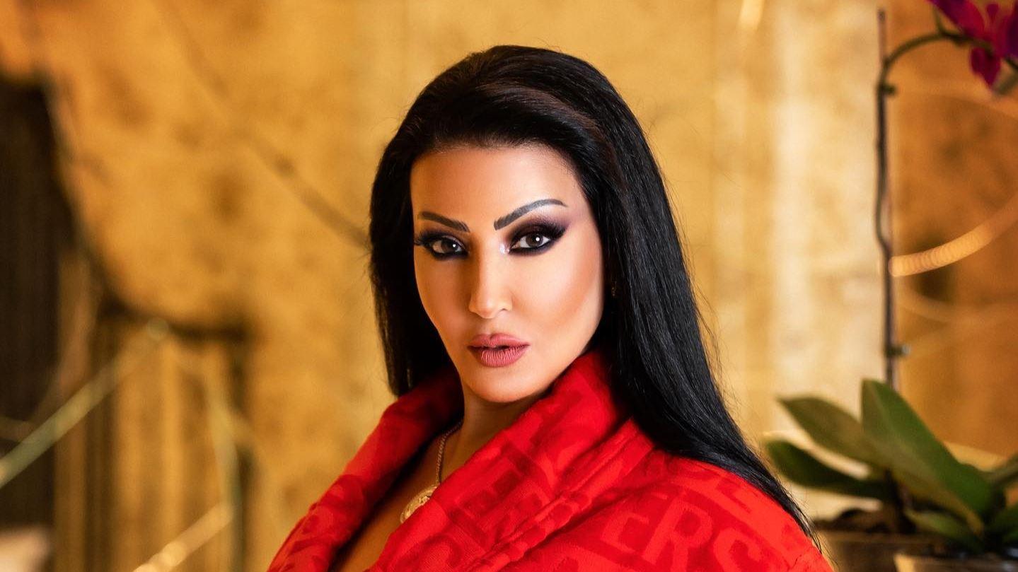 نداء من سمية الخشاب إلى الأمهات وتهديد بـ"البلوك"
