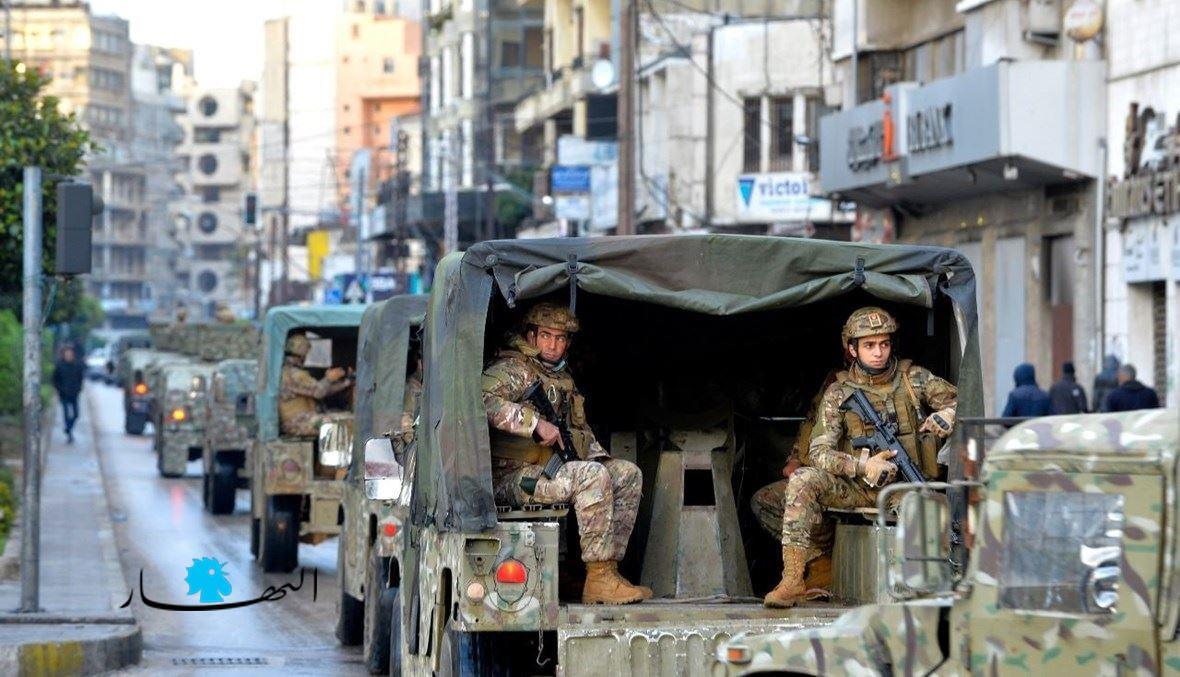 ضبط أسلحة حربية في الميناء وتوقيف مطلوبين