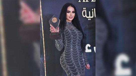 ليال عبود تطرح أغنية جديدة وتنال جائزة أفضل فنانة لبنانية