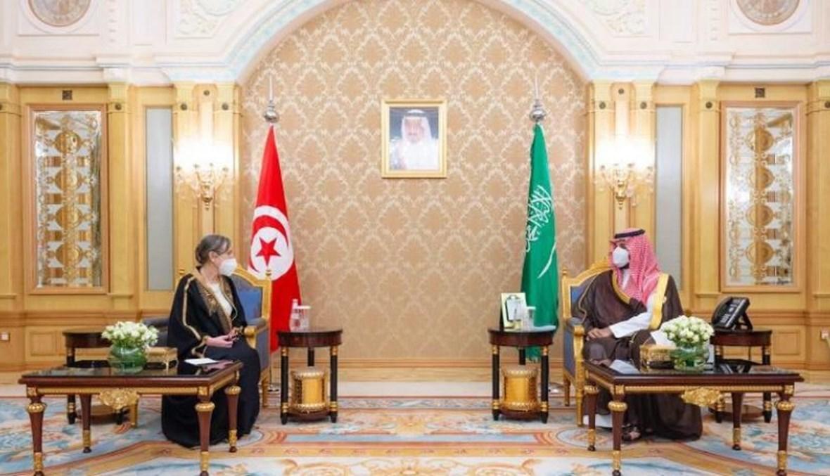 الحلول الاقتصادية قليلة... هل يكون الخليج قارب النجاة لتونس؟