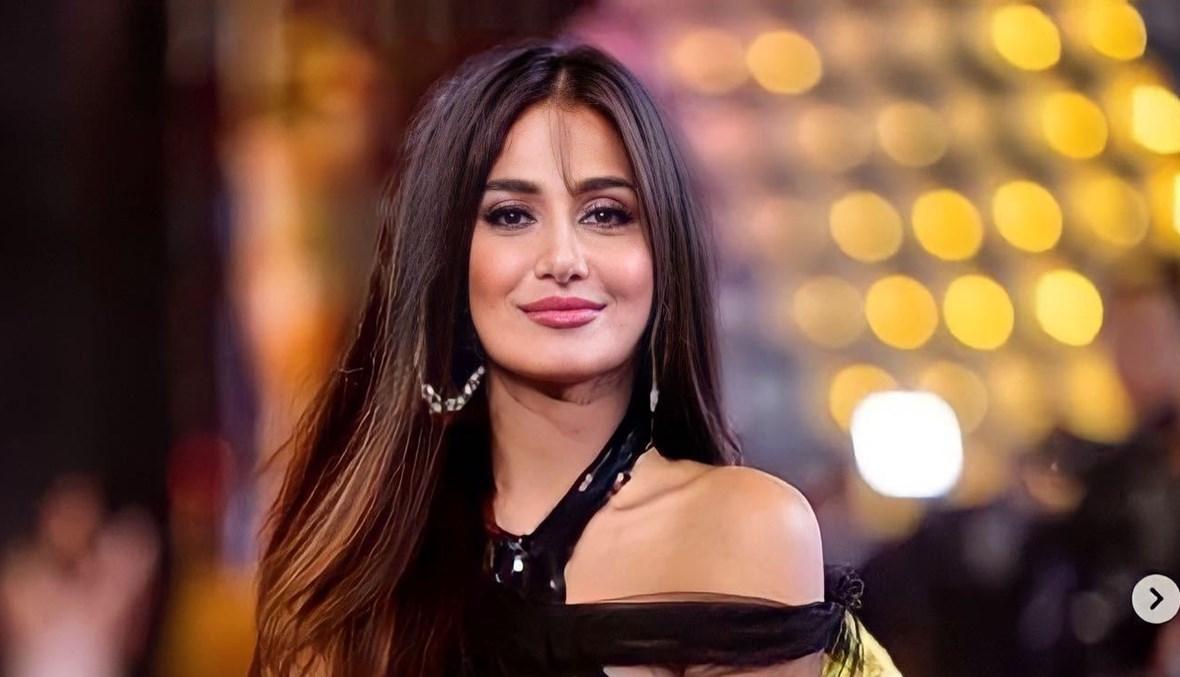 بالحجاب... حلا شيحة تتجاوز خلافاتها مع والدها وتحتفل بعيد ميلاده