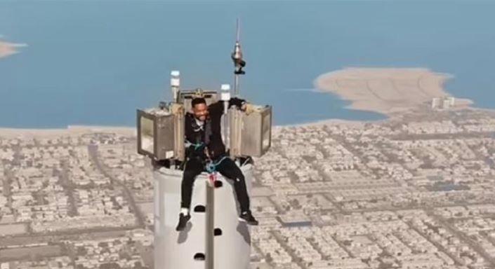ويل سميث يتحدّى نفسه ويتسلّق برج خليفة: تلائم دبي شخصيتي