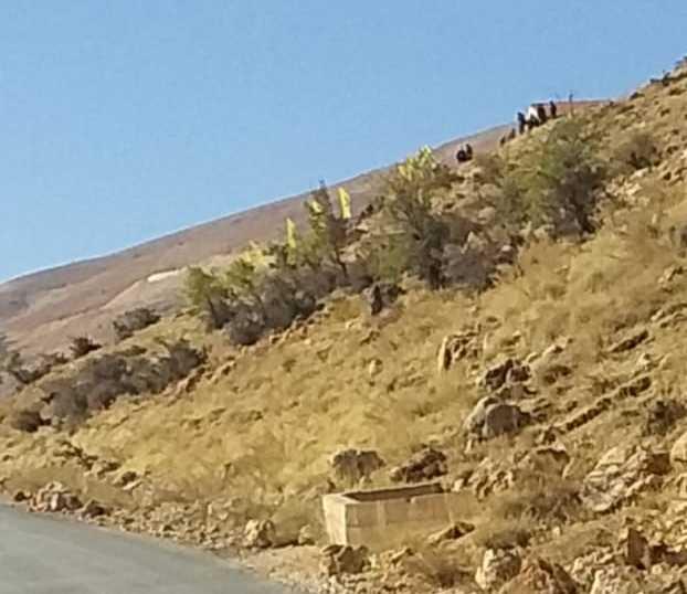 بالصور- انتشار عناصر حزب الله بكامل أسلحتهم ونصب كاميرات مراقبة... ماذا يحصل في جرود عيون السيمان؟