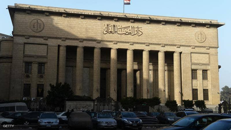 فضيحة جامعة مصرية.. تخرجوا أطباء وتدربوا بـ"أسنان جاموسة"