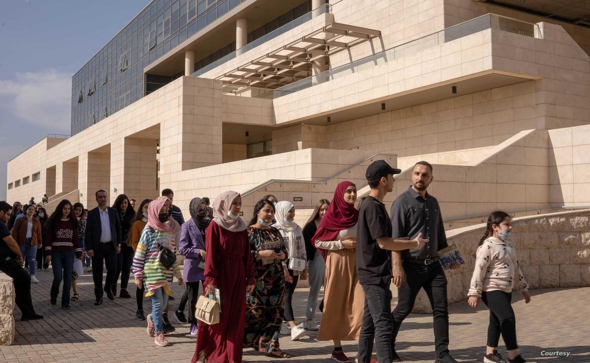 اتّهام الجامعة الأميركية في كابول بـ"وكر الكفار"... نزوح طلاب إلى العراق: "فوجِئنا بالأمان"