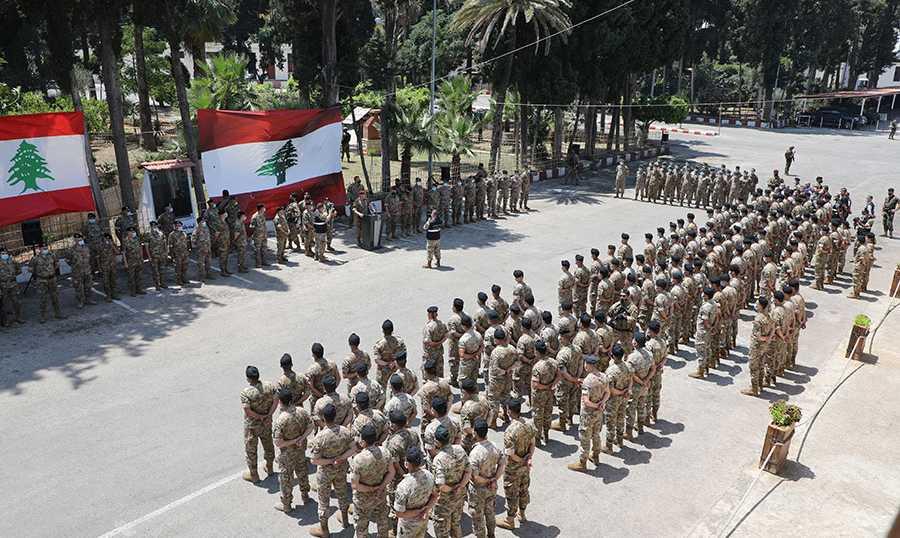 عرض عسكري في وزارة الدفاع برئاسة رئيس الجمهورية في عيد الاستقلال