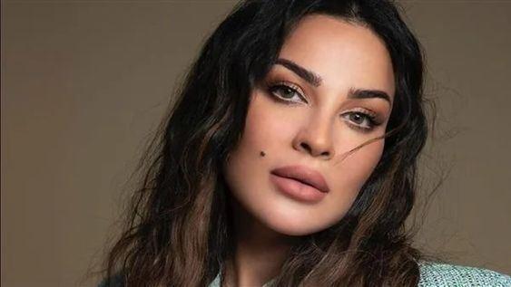 انتقادات لنادين نجيم... تصوّرت بفستان "ترانديّ" بدا كأنّه قميص نوم (صور)