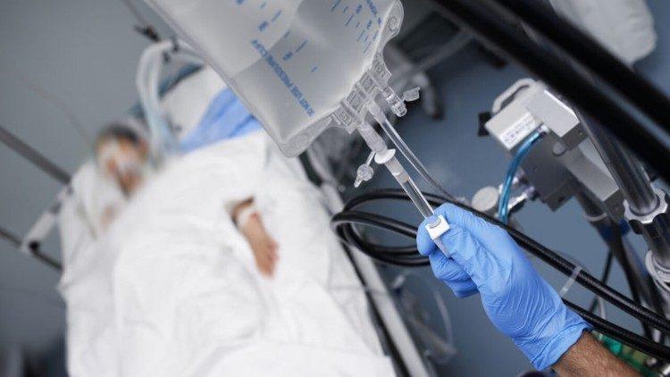 الأكاديمية الحبريّة للحياة: تشجيع شخص ما على الانتحار ليس جوابًا على الألم