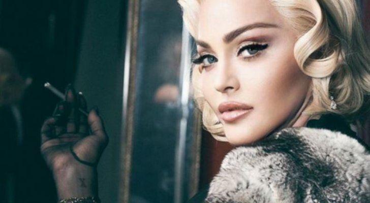 مادونا مستاءة من "إنستغرام" بعد حذف صورها: "الطفل يتغذّى من هذا الجزء"
