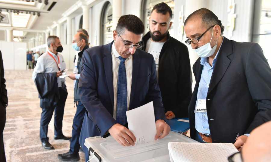 بعد فوضى واشكالات.. إلغاء الانتخابات في نقابة اطباء الأسنان.. الجميل: عناصر من "الحزب" حطموا الصناديق