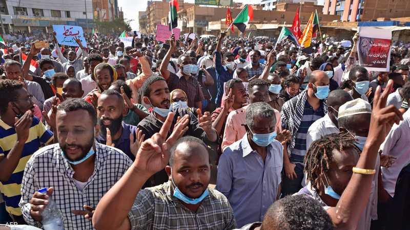 السودان.. الشرطة تطلق الغاز المسيل للدموع على متظاهرين