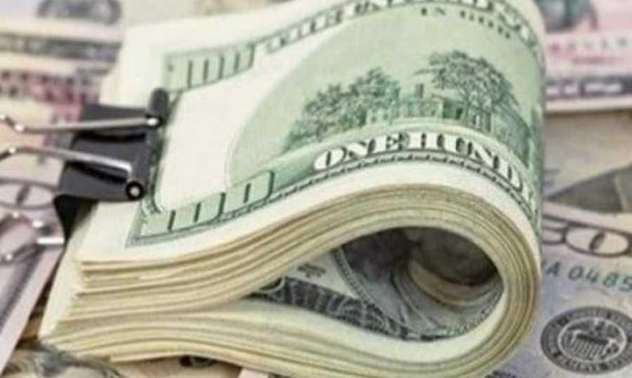 عاصفة "الدولار السياسي" في لبنان تهدأ... والأسواق تترقب التحركات الحكومية