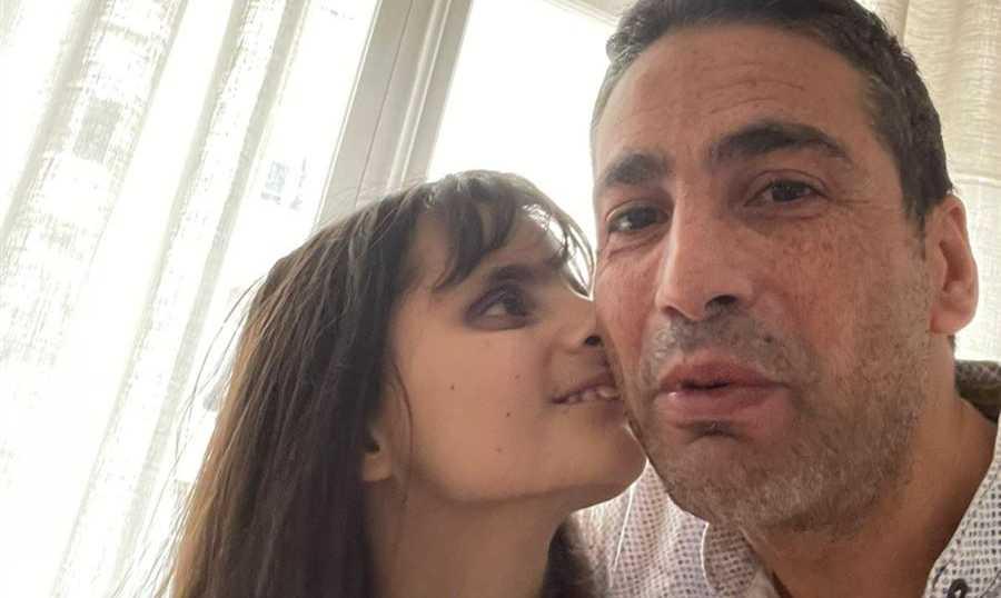 طفلة لبنانية تحرز جائزة الإملاء في فرنسا وتريد المشاركة في الثورة.. رغم فقدانها البصر