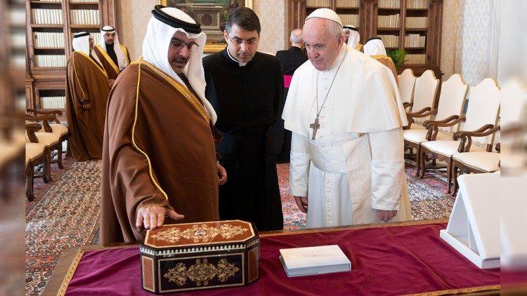 البابا فرنسيس يوجّه رسالة إلى ملك البحرين