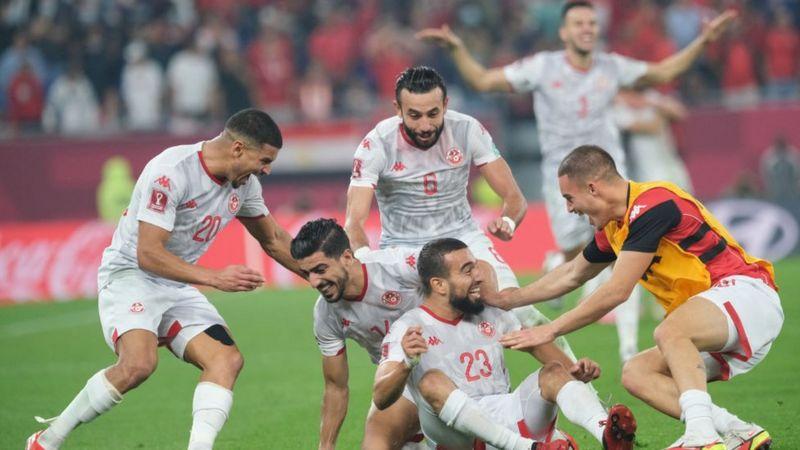 كأس العرب: تونس تواجه الجزائر في نهائي البطولة بعد إقصائهما مصر وقطر