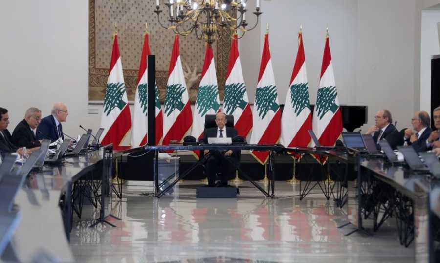 "إقالة سلامة" و"التعيينات" يقحمان الحكومة في اشتباك سياسي جديد