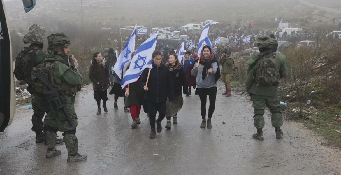 مساجدها تستغيث لحمايتها.. ما قصة قرية بُرقة الفلسطينية ولماذا يهاجمها المستوطنون الإسرائيليون؟