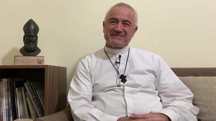 الرئيس الإقليمي للكرمليين الحفاة في لبنان وسورية يحدثنا عن الأوضاع الاقتصادية الصعبة التي يواجهها اللبنانيون