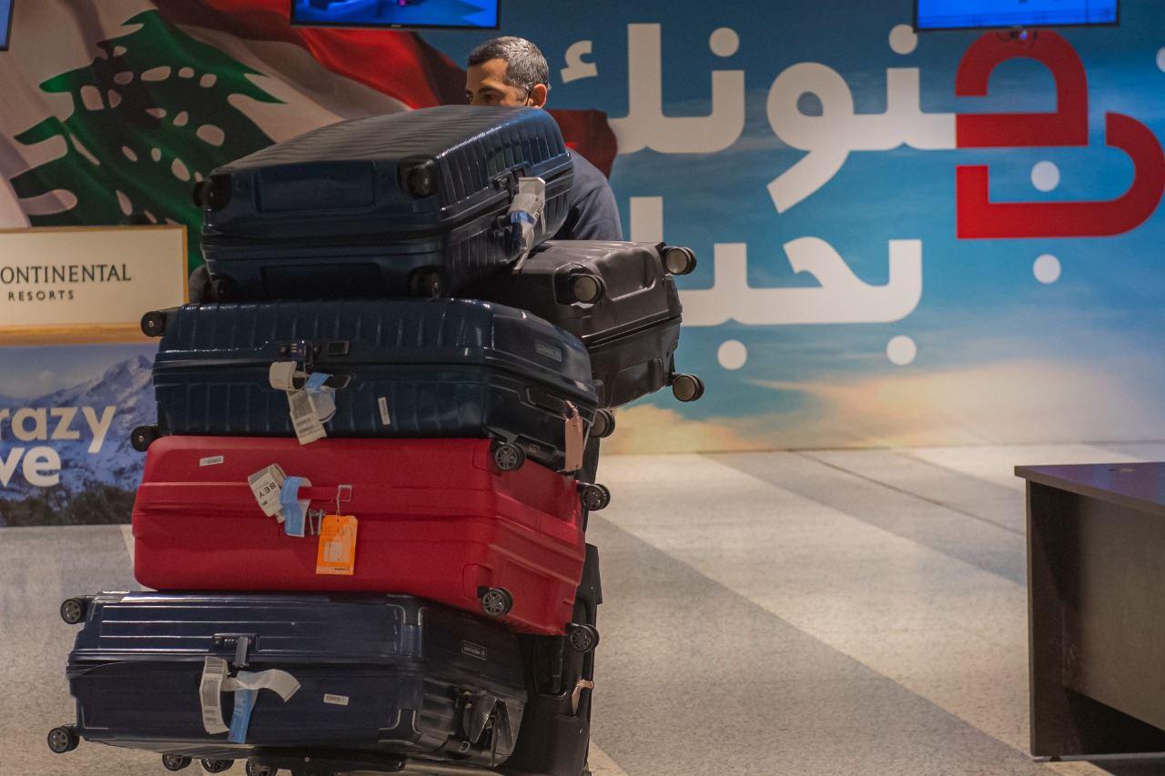 بالصور - المغتربون يملأون باحات المطار في العيد... أعدادهم مدعاة تفاؤل وتنشيط اقتصادي فوري