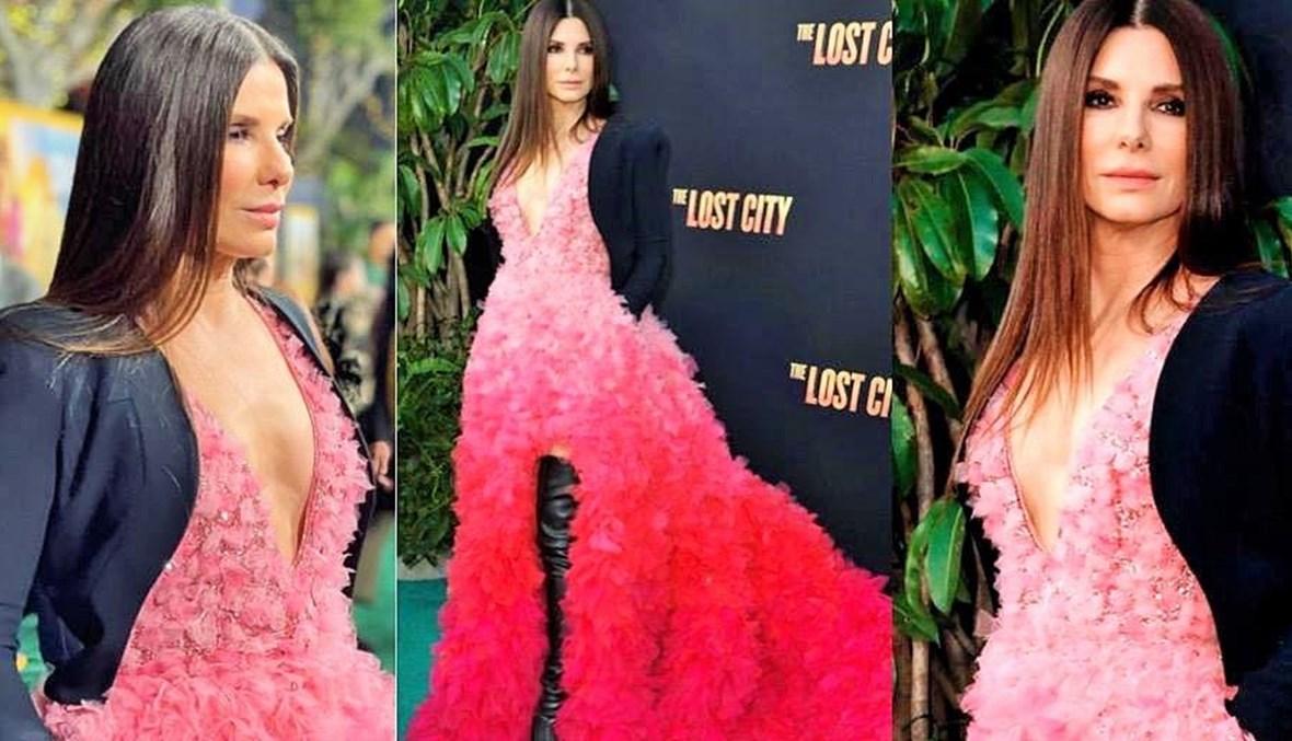 ساندرا بولوك بتوقيع إيلي صعب خلال العرض الأول لفيلم "المدينة الضائعة" في لوس أنجلس