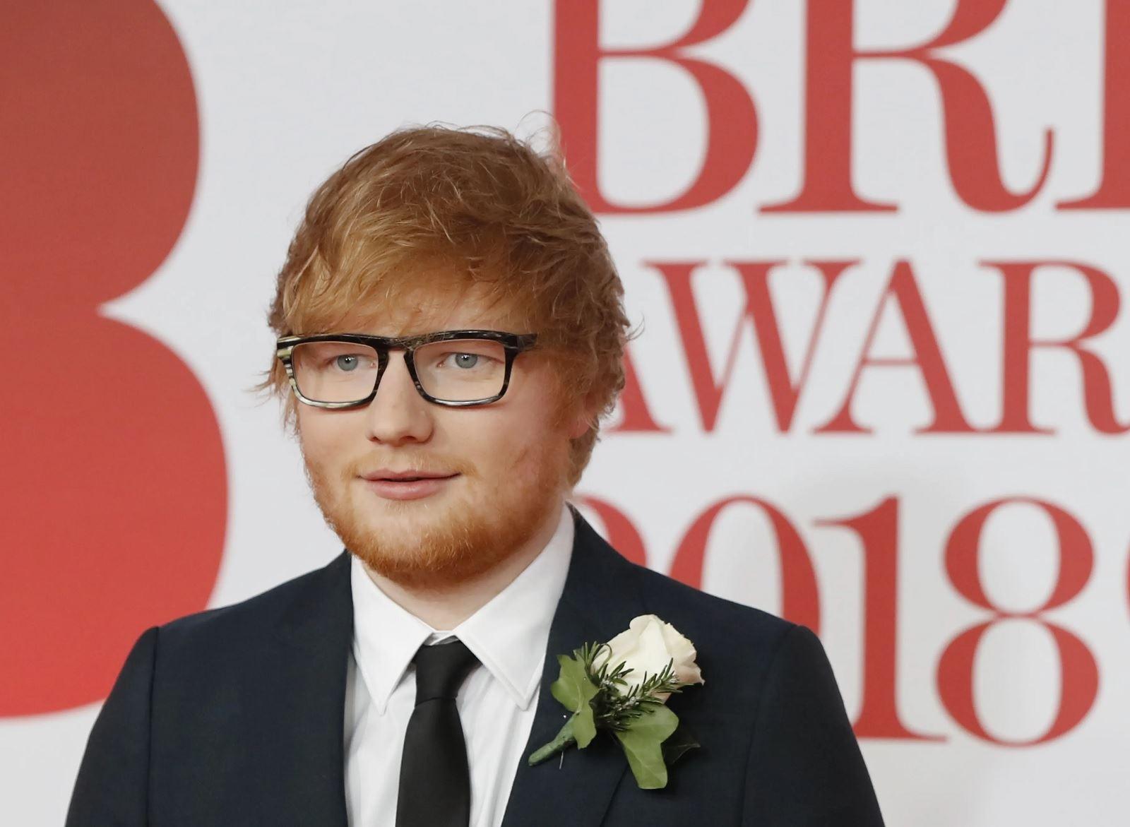 تبرئة إد شيران من تهم سرقة لحن "Shape of You"