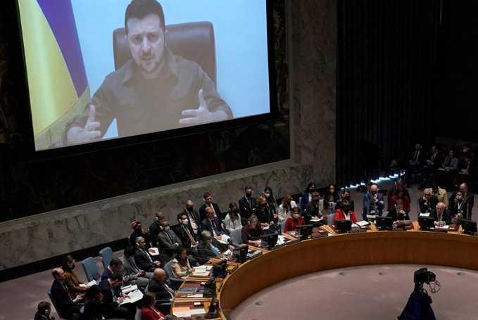زيلينسكي: التأخّر في حظر النفط الروسي يودي بحياة الأوكرانيّين