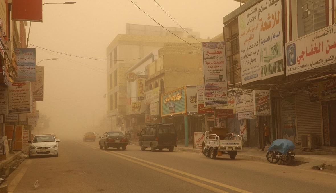 عاصفة رملية تضرب العراق وحالات اختناق في المستشفيات