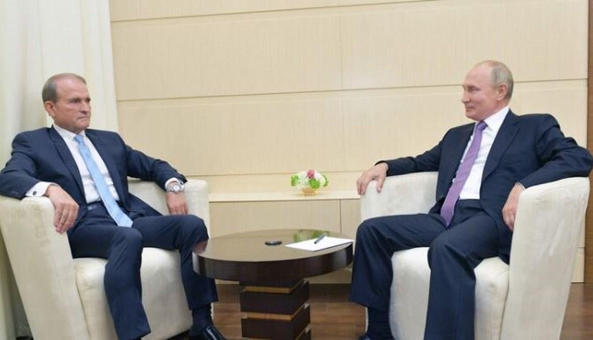 أسيران بريطانيان يناشدان جونسون مقايضتهما بمقرب من بوتين تعتقله أوكرانيا