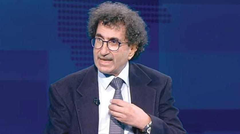 لبنان وجسمه الطبي في وداع  البروفسور روي نسناس.. ممثل رئيس الجمهورية يقلده وساما: زاده إيمان كبير بالوطن والمهنة الرسالة