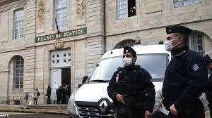 إصابة قس بحادث طعن بفرنسا.. وشجاعة غير عادية لامرأة