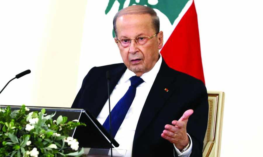 عون يهنئ ماكرون ويتابع قضية غرق الزورق قبالة طرابلس.. وتنكيس العلم اللبناني في قصر بعبدا حدادا