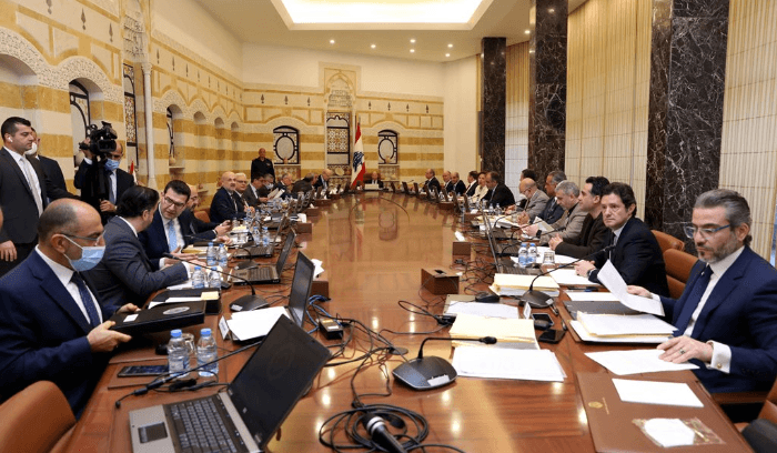 مجلس الوزراء بحثت في غرق زورق طرابلس والوضع الامني عون: تولي القضاء العسكري التحقيق يضع حدا للاجتهادات ميقاتي: نثق بحكمة الجيش