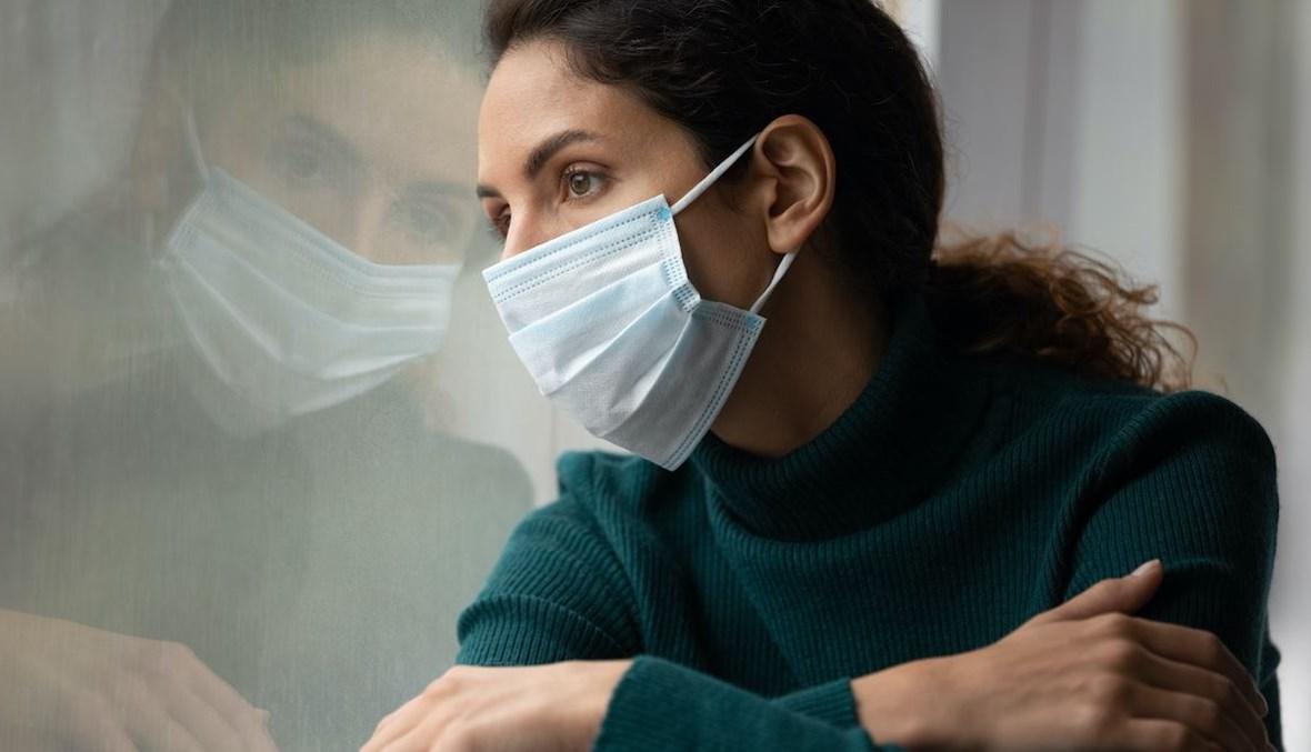 في مضاعفات كورونا البعيدة المدى... 5 أعراض تستمرّ أكثر لدى المرأة