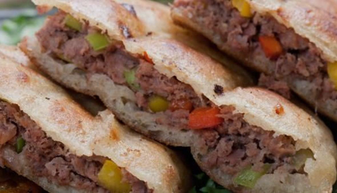فضيحة... حواوشي مصنوع من كراتين البيض