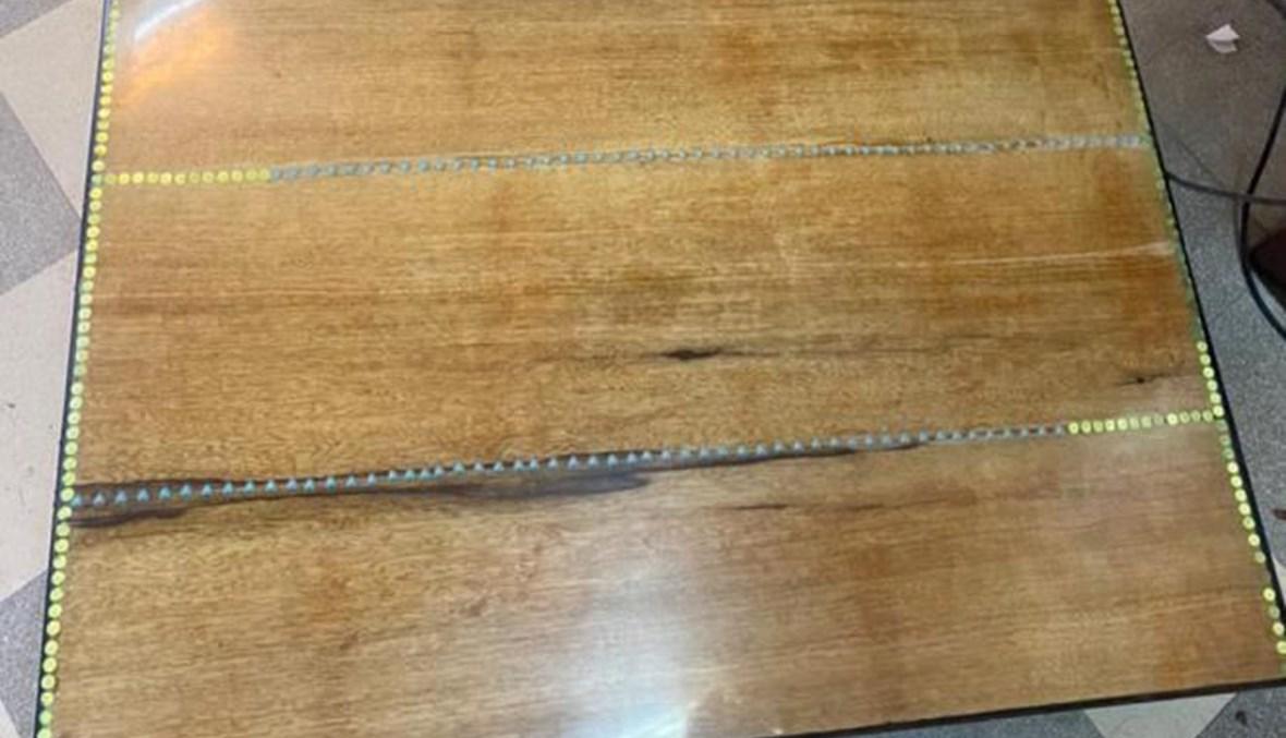 داخل لوحة خشبية مزخرفة... إحباط عملية تهريب كميّة من حشيشة الكيف إلى دولة أوروبية (صور)