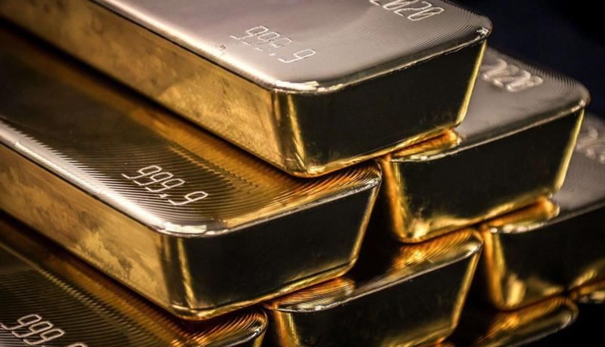 الذهب يستقرّ مدعوماً بانخفاض الدولار