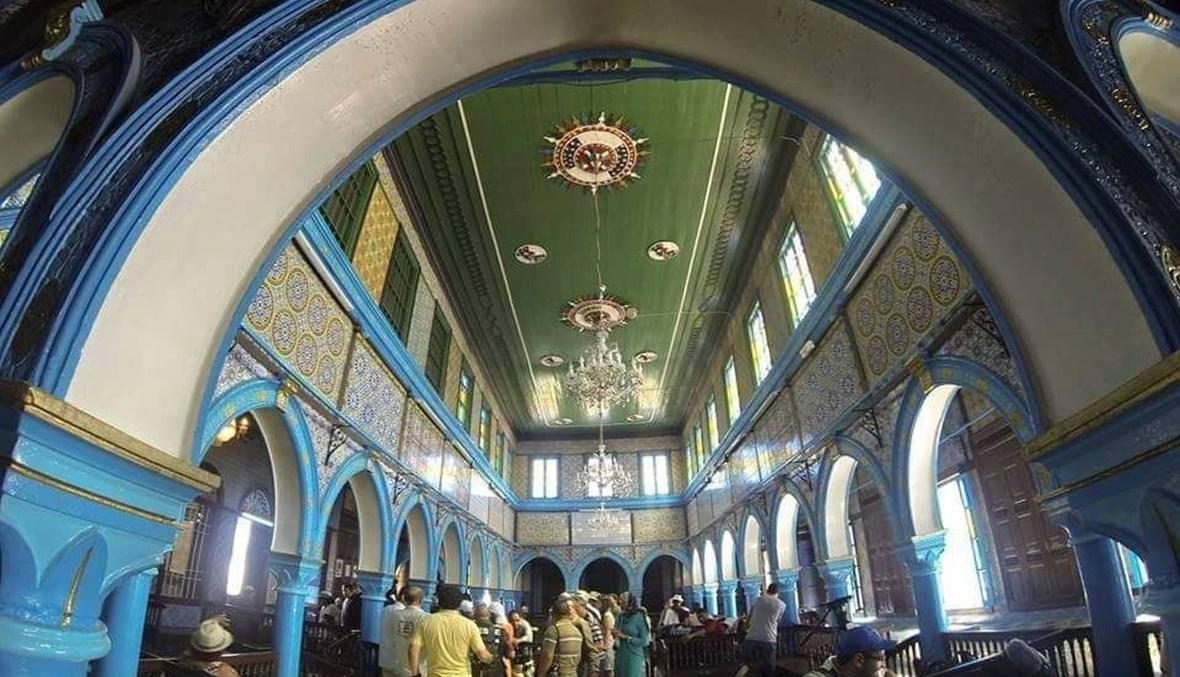 كنيس الغريبة في جربة التونسية يستعيد حجاجه اليهود