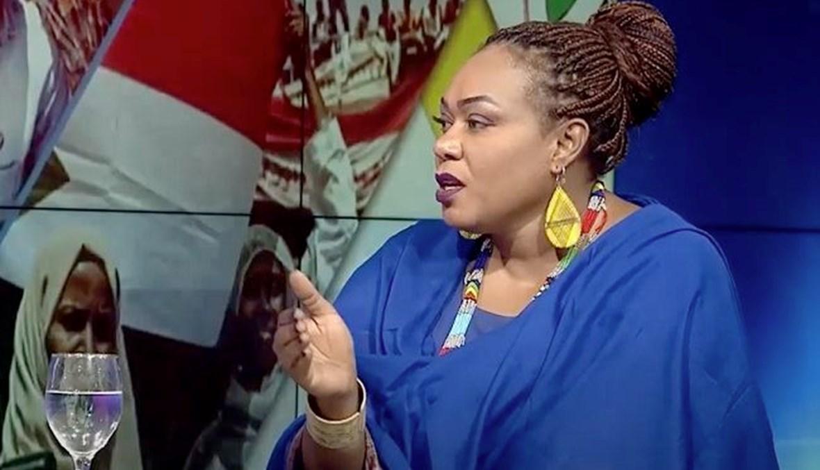 ناشطة سودانية مدافعة عن حقوق المرأة تحصل على جائزة لحقوق الانسان