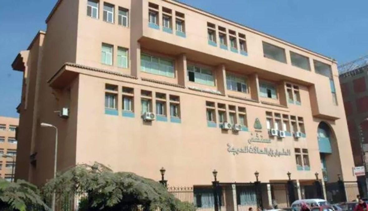بشكل مفاجئ... وفاة طبيب مصري داخل غرفة العمليات