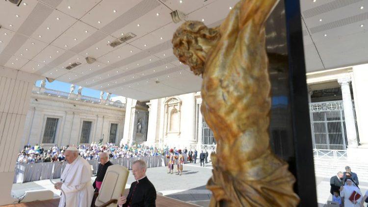 البابا فرنسيس: الشيخوخة هي زمن خاص لحلِّ المستقبل من الوهم التكنوقراطي لبقاء بيولوجي وروبوتي
