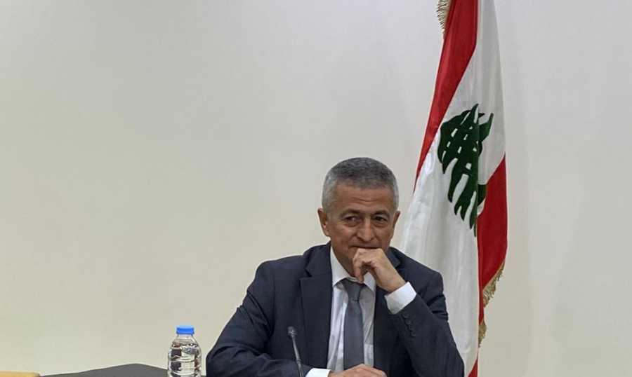 الخليل: دولار الـ15 ألفاً على السلع المستوردة في 1 كانون الأول