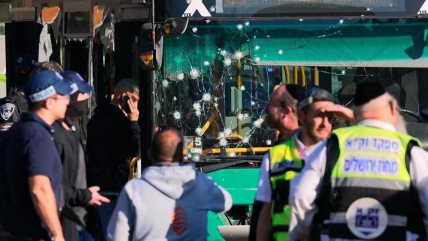 الفصائل الفلسطينية تُبارك عملية القدس: رد طبيعي على إرهاب الاحتلال ومستوطنيه