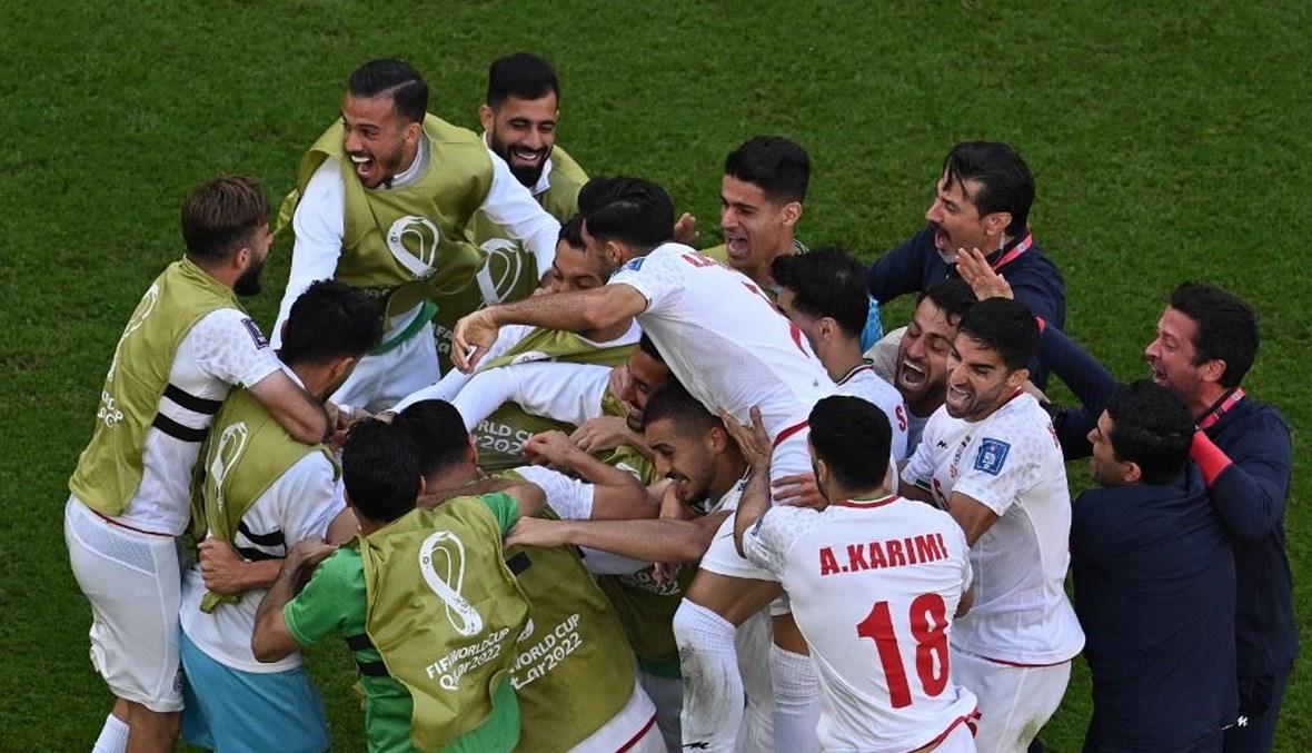 بالصور: إيران تحقّق انتصاراً "جنونياً" على ويلز... وأول طرد في كأس العالم