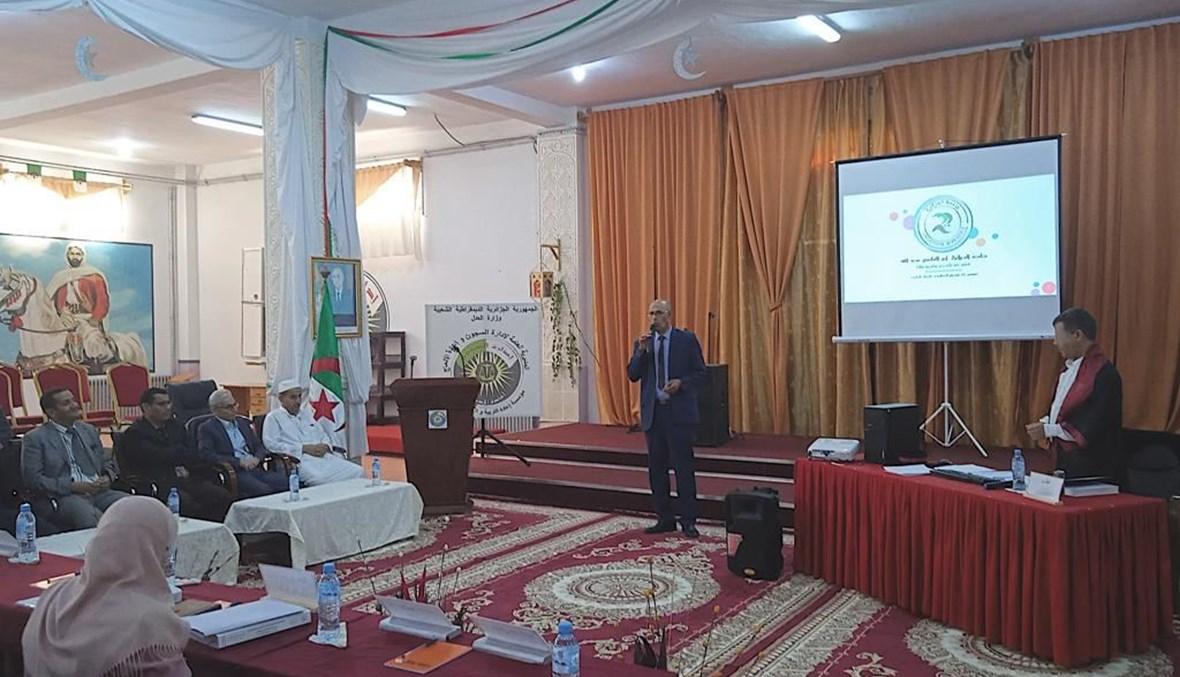 سابقة في الجزائر... تخرّجَ في السّجن دكتوراً "مشرّفاً جداً"