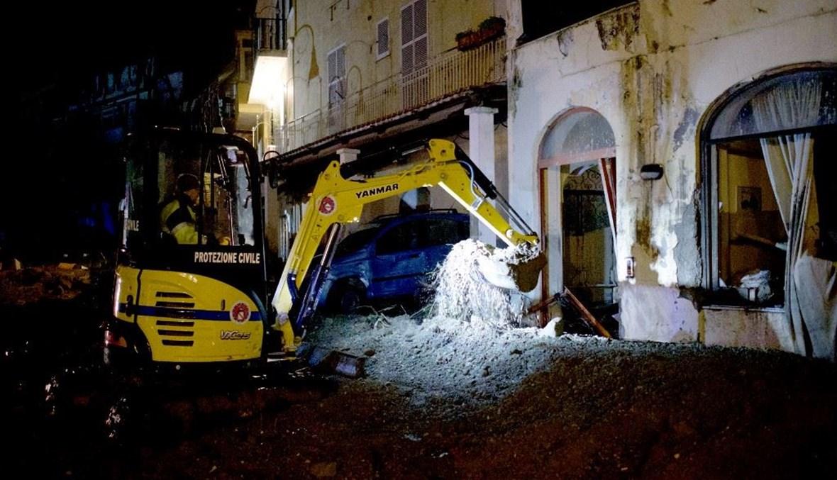 مقتل امرأة بانزلاق تربة في جزيرة إيطالية... فقدان 10 أشخاص واجتماع طارئ للحكومة