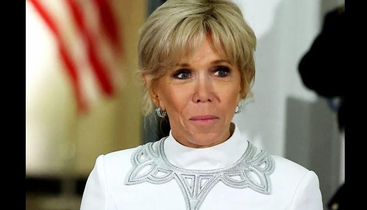 بريجيت ماكرون بالأبيض للمرّة الثانية... هل قصدت الإشارة إلى المقر الرئاسي الأميركي؟