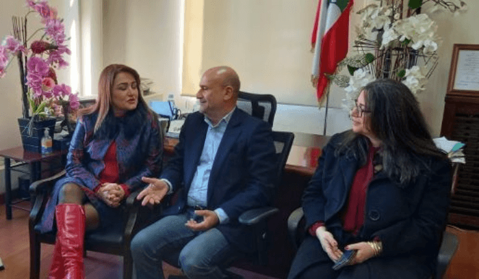 النائب سيمون ابي رميا في جولة في سراي جبيل: اكثر من ستة آلاف عائلة في جبيل تعاني....وللموظفين: انتم ابطال